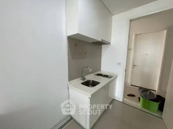 Studio Condo at T.c. Green Rama 9 near MRT Phra Ram 9 — photo 6
