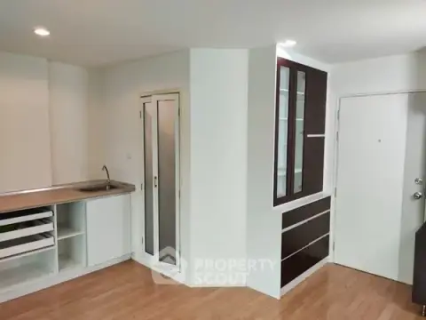 2-BR Condo at Lumpini Ville On Nut – Phatthanakan in Prawet — photo 4