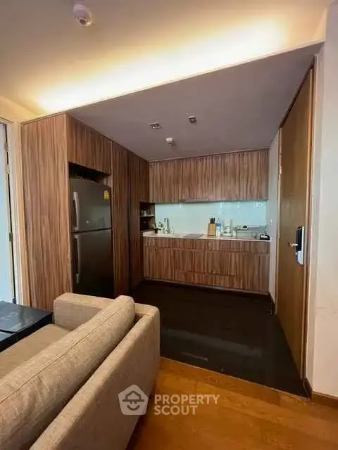 1-BR Condo at Via 31 near MRT Sukhumvit — photo 2