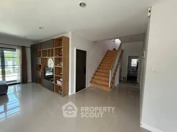 4-BR House in Si Phum — photo 6