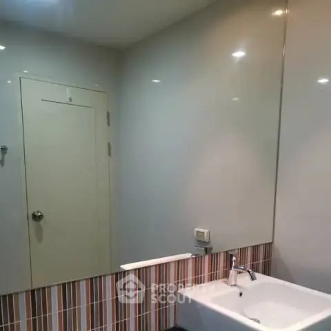 1-BR Condo at Tree Condo Sukhumvit 42 Condominium near BTS Phra Khanong — photo 5