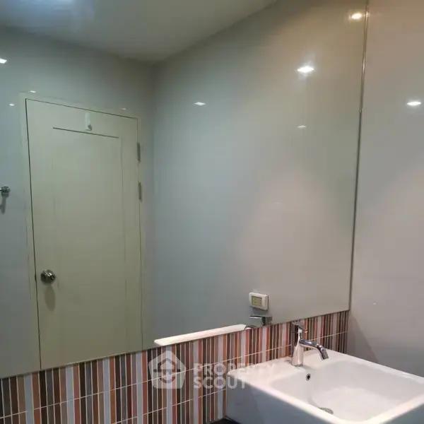 1-BR Condo at Tree Condo Sukhumvit 42 Condominium near BTS Phra Khanong — photo 5