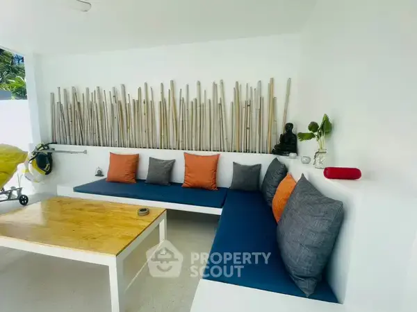 7-BR House in Maret — photo 7