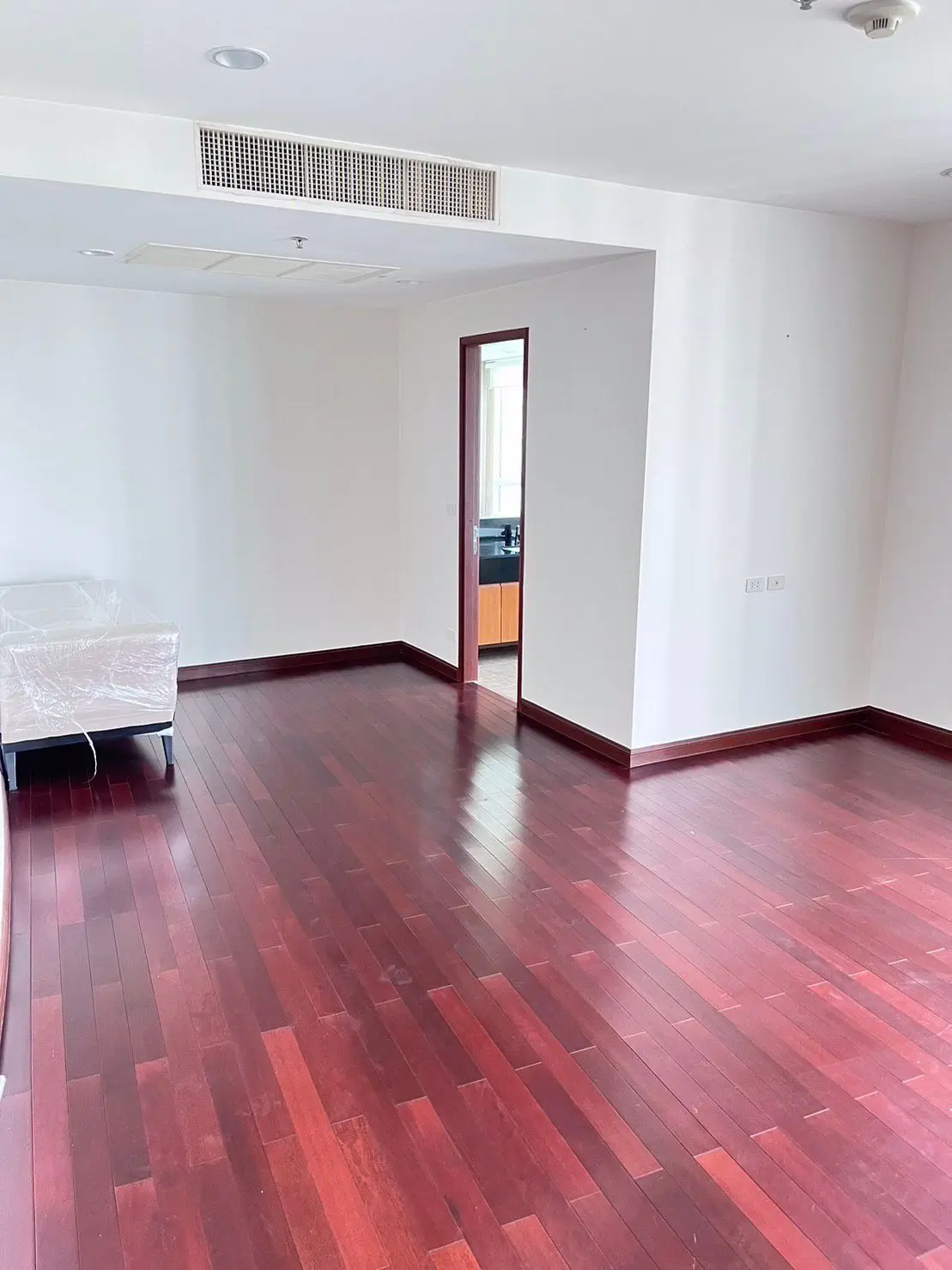Duplex in Pathum Wan, Bangkok, Thailand 4 bedrooms — photo 6