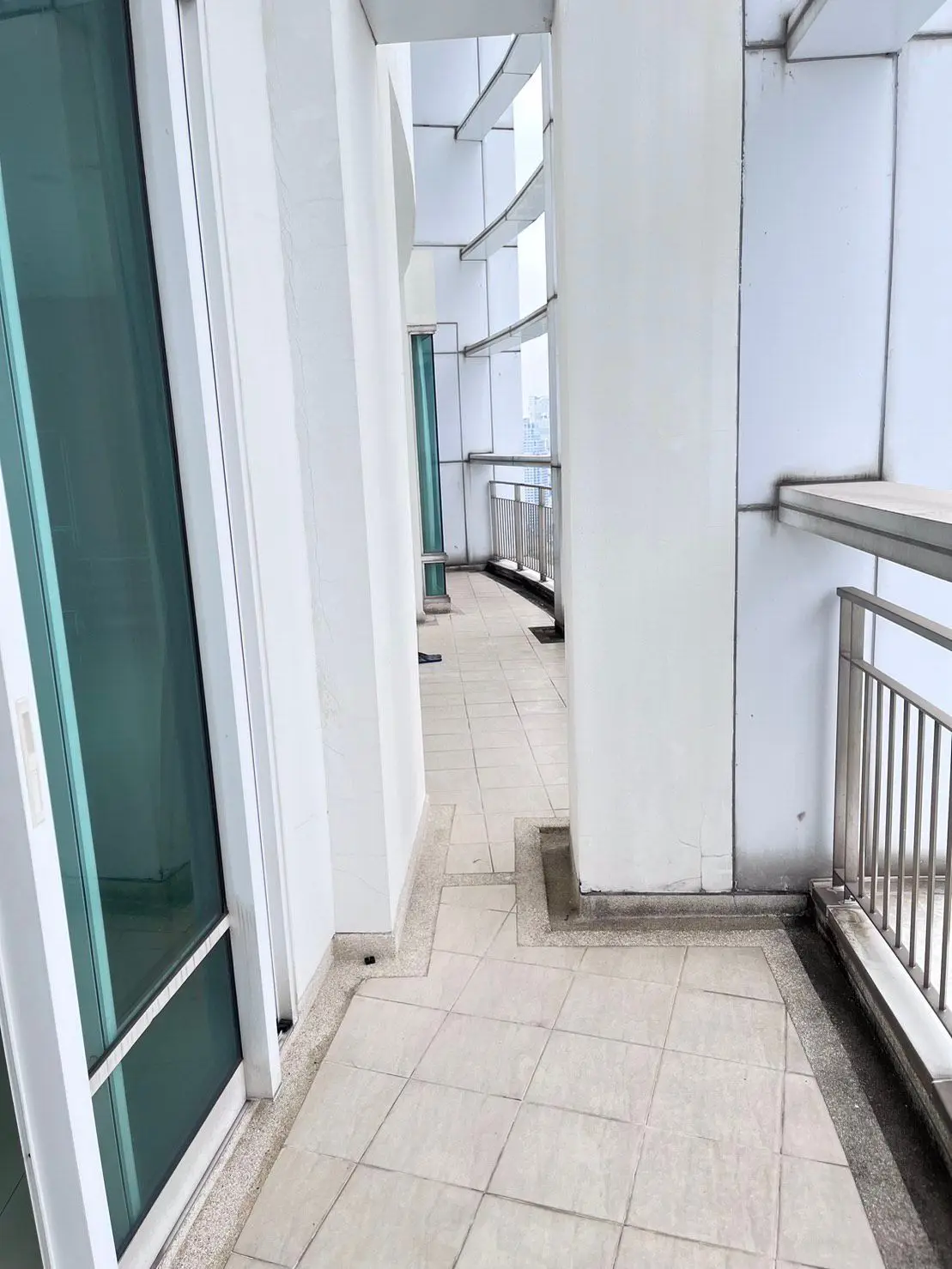 Duplex in Pathum Wan, Bangkok, Thailand 4 bedrooms — photo 9
