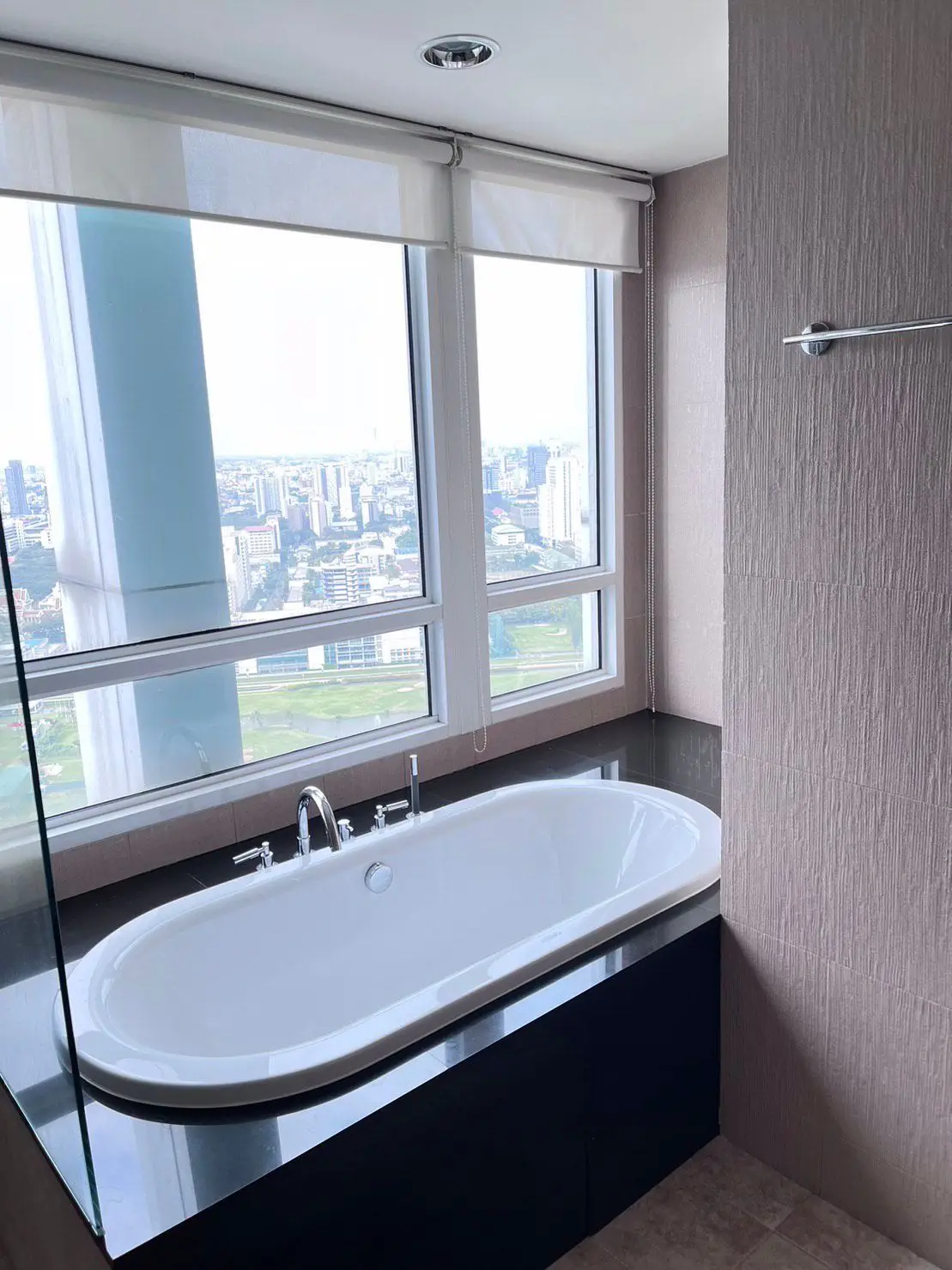 Duplex in Pathum Wan, Bangkok, Thailand 4 bedrooms — photo 4