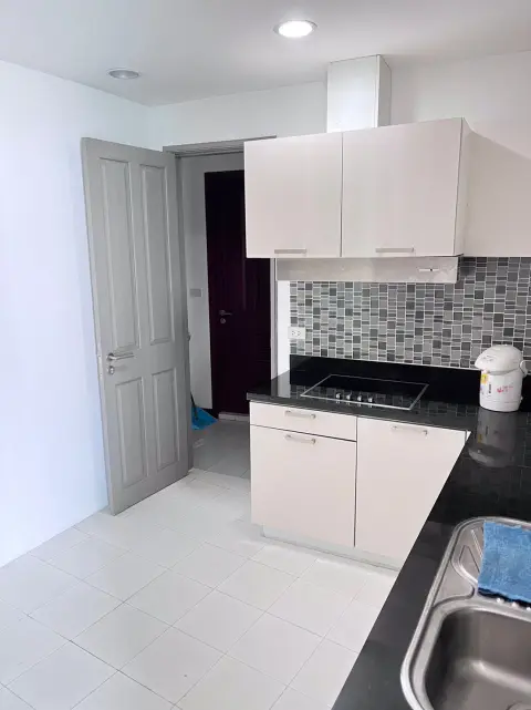 Duplex in Pathum Wan, Bangkok, Thailand 4 bedrooms — photo 3