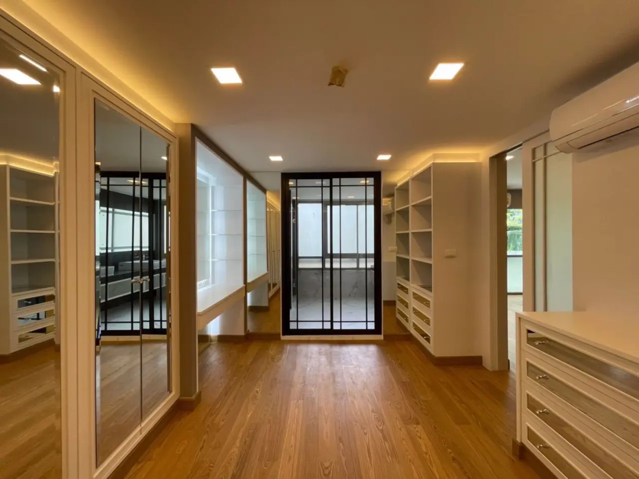 Duplex in Khlong Toei, Bangkok, Thailand 3 bedrooms — фото 6
