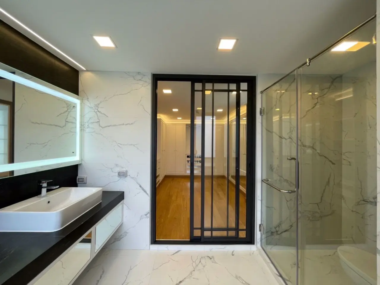 Duplex in Khlong Toei, Bangkok, Thailand 3 bedrooms — фото 9