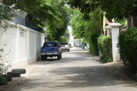 Land in Bangkok, Thailand — photo 3
