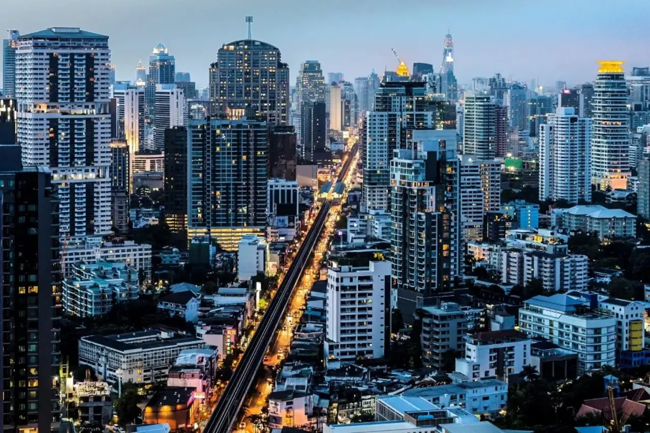 Land in Bangkok, Thailand — 照片 9