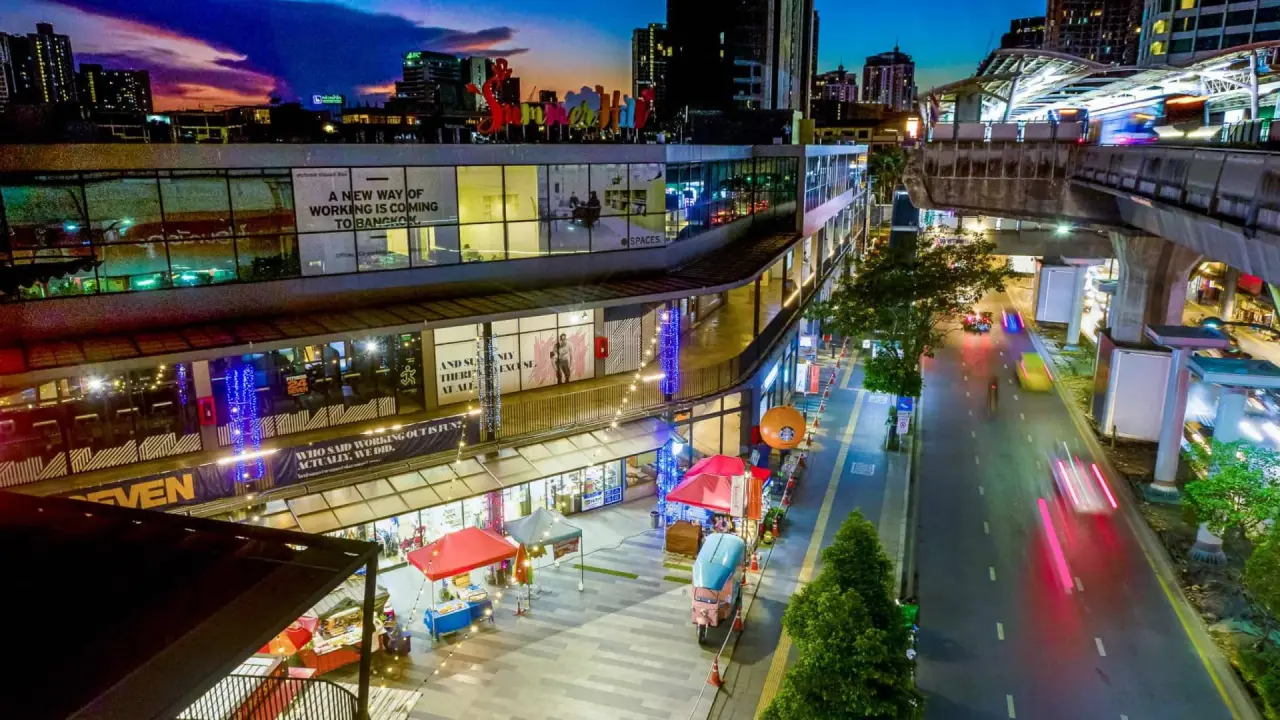 Land in Bangkok, Thailand — 照片 10