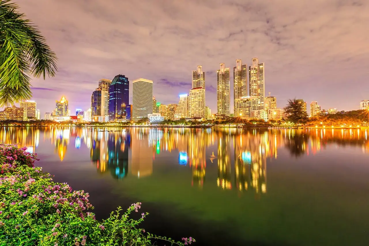 Land in Bangkok, Thailand — 照片 5