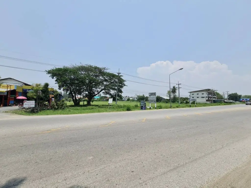 Land in San Kamphaeng, Thailand — photo 4