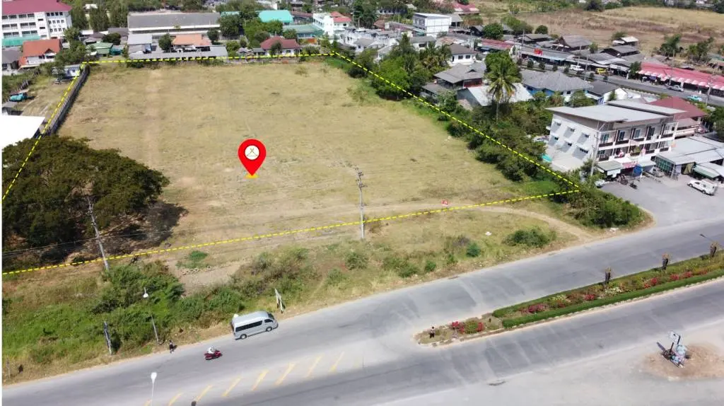 Land in San Kamphaeng, Thailand — photo 6