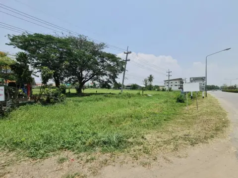 Land in San Kamphaeng, Thailand — photo 3