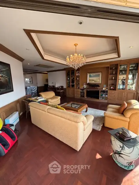 3-BR Condo at Castle Hill Mansion Condominium near BTS Ekkamai — photo 2