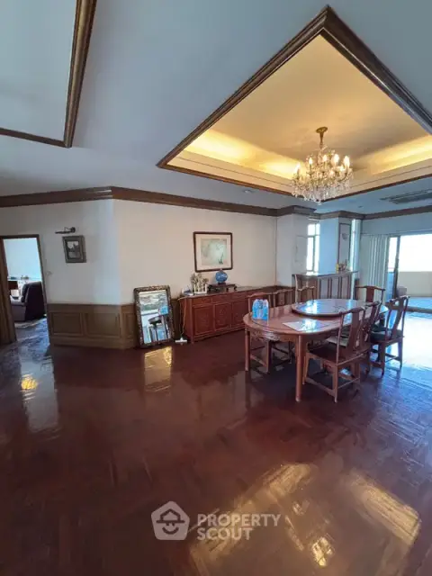 3-BR Condo at Castle Hill Mansion Condominium near BTS Ekkamai — photo 4