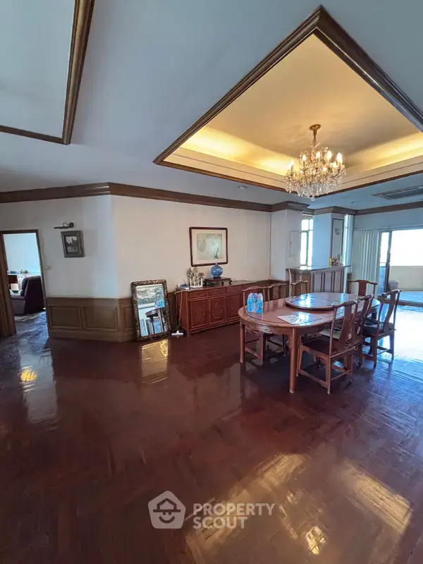 3-BR Condo at Castle Hill Mansion Condominium near BTS Ekkamai — photo 4