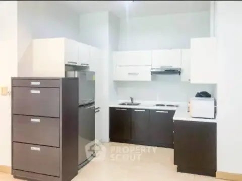 2-BR Condo at Citi Smart Sukhumvit 18 near BTS Asok — photo 3
