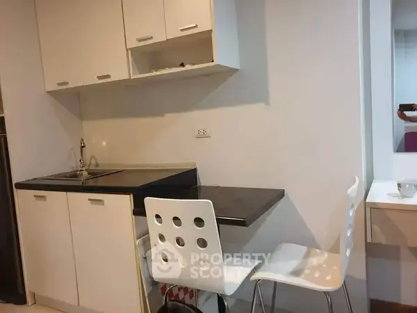1-BR Condo at Sirin Residence Condo Pattanakarn near ARL Ramkhamhaeng — photo 4