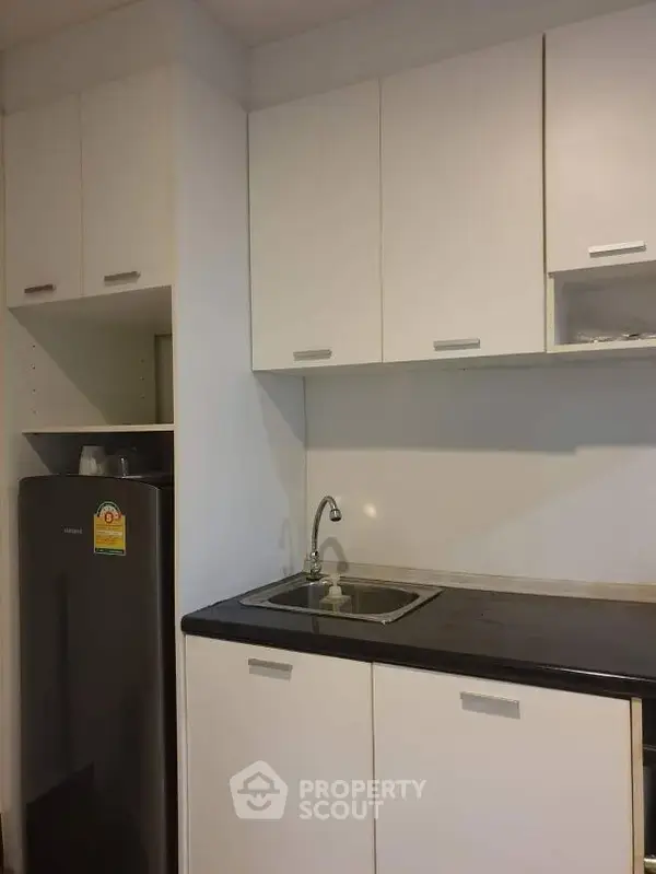1-BR Condo at Sirin Residence Condo Pattanakarn near ARL Ramkhamhaeng — photo 3