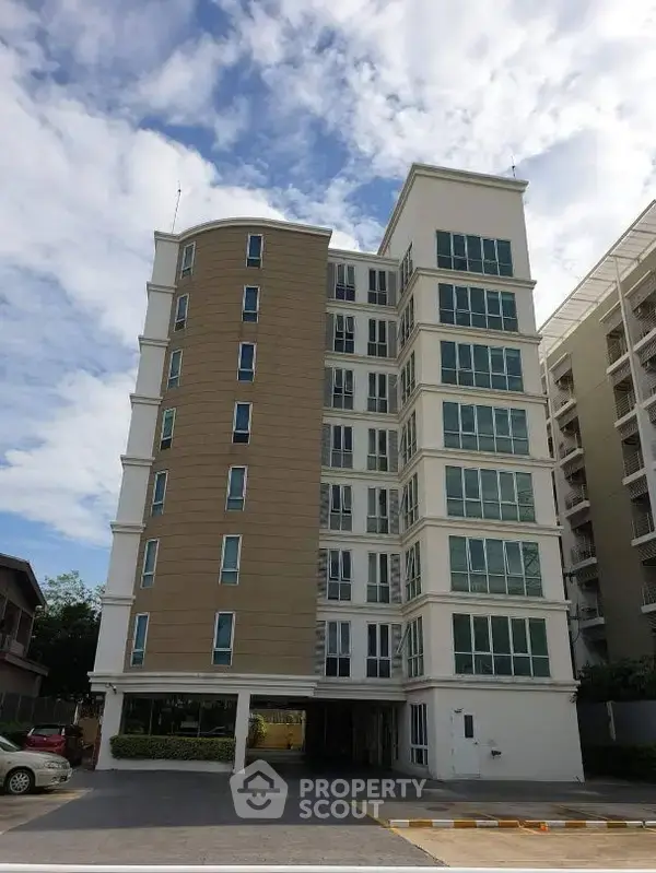1-BR Condo at Sirin Residence Condo Pattanakarn near ARL Ramkhamhaeng — photo 7