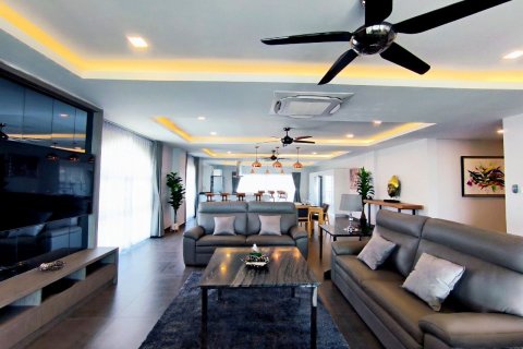 Condo in Pattaya, Thailand, 4 bedrooms № 80709