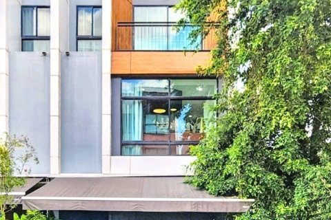 Townhouse in Suan Luang, Bangkok, Thailand 3 bedrooms № 121054