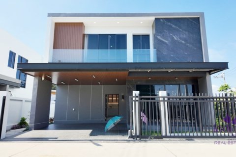 House in Hang Dong, Thailand 4 bedrooms № 124204