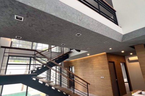 House in Bang Sue, Bangkok, Thailand 5 bedrooms № 47780