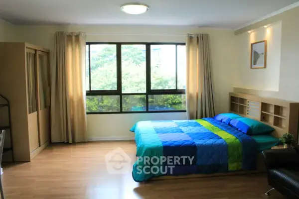 1-BR Condo at Lumpini Place Narathiwas 24 in Chong Nonsi