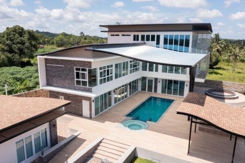 House in Pattaya, Thailand 4 bedrooms № 29169