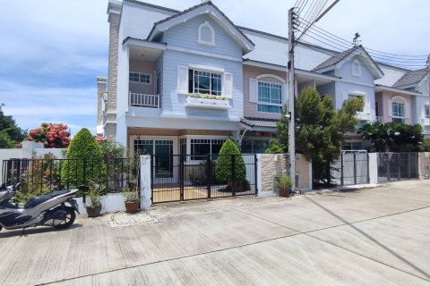 House in Bang Lamung, Thailand 3 bedrooms № 107942