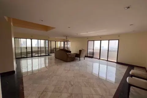 Duplex in Khlong Toei, Bangkok, Thailand 3 bedrooms