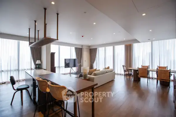 3-BR Condo at Muniq Langsuan near BTS Ratchadamri