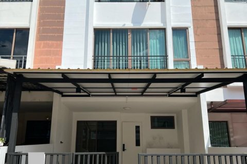 Townhouse in Bangkok, Thailand 3 bedrooms № 116673