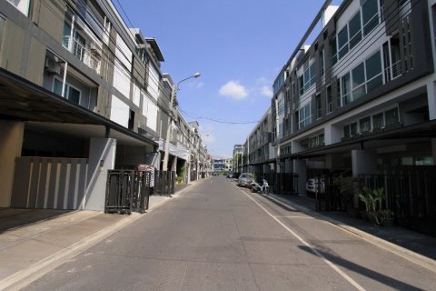 Townhouse in Bangkok, Thailand 3 bedrooms № 65963