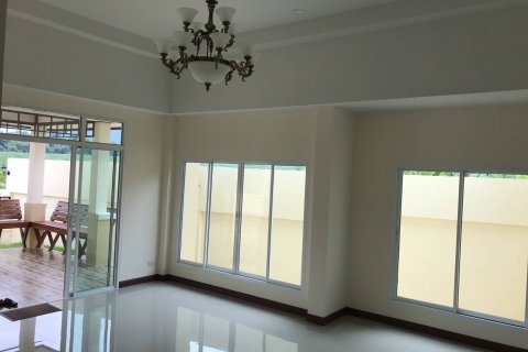 House in Pattaya, Thailand 3 bedrooms № 22136