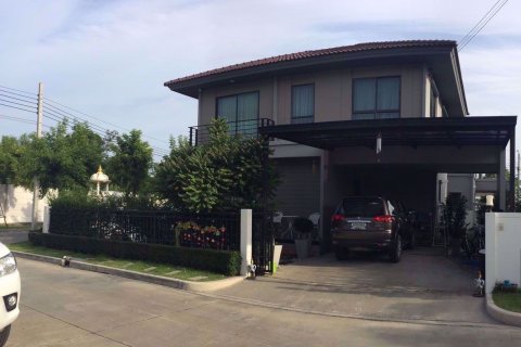 House in Bang Na, Bangkok, Thailand 4 bedrooms № 76755