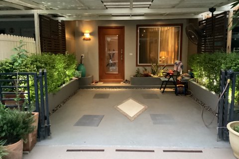 Townhouse in Bueng Kum, Bangkok, Thailand 3 bedrooms № 145129