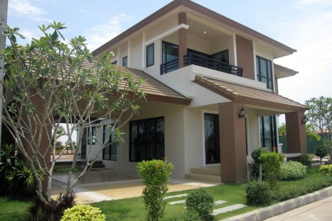 House in Pattaya, Thailand 4 bedrooms № 22897