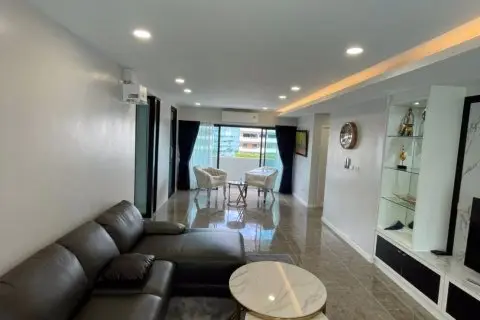 Penthouse in Watthana, Bangkok, Thailand 3 bedrooms