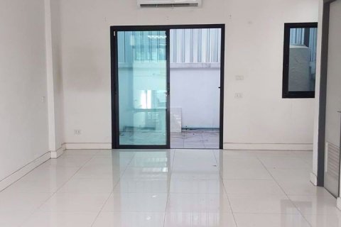House in Wang Thonglang, Bangkok, Thailand 3 bedrooms № 48160