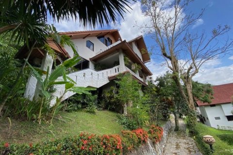 House in Chiang Mai, Thailand 4 bedrooms № 81188