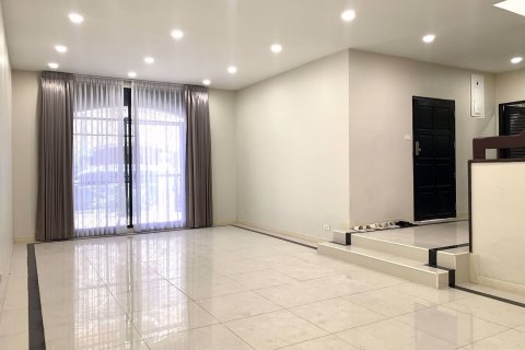 House in Watthana, Bangkok, Thailand 7 bedrooms № 47694