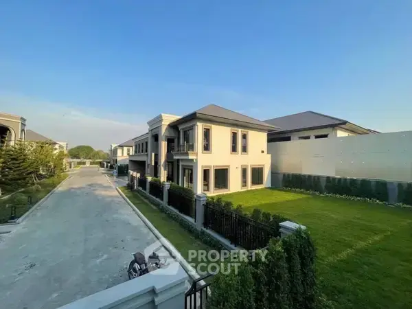 5-BR House at Grand Bangkok Boulevard Ramintra-Kaset Nawamin in Khan Na Yao