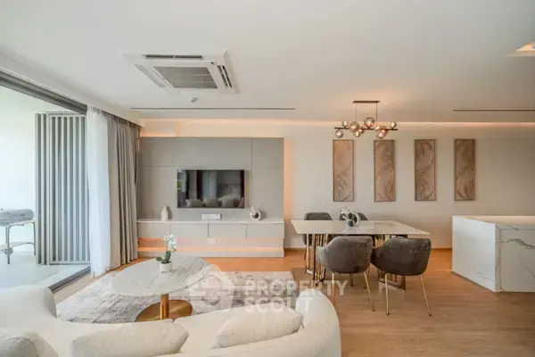 2-BR Condo at The Aqua close to Laguna