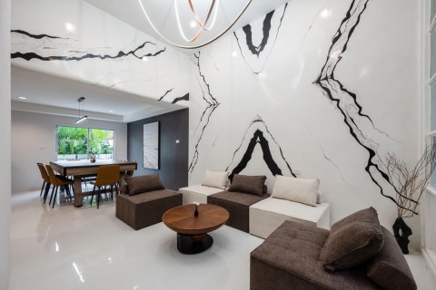 Townhouse in Bangkok, Thailand 5 bedrooms № 100446