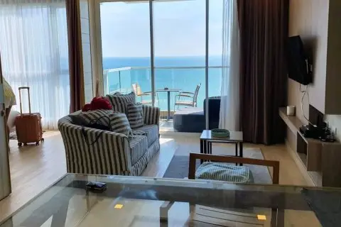 Condo in Pattaya, Thailand, 1 bedroom in Cetus Beachfront